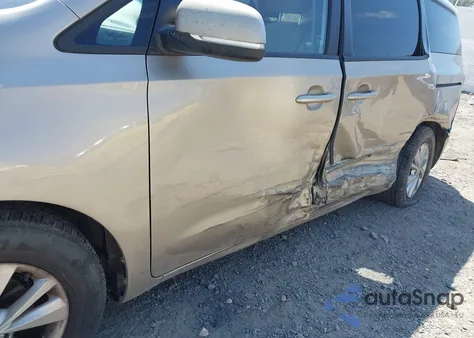 2015 Kia Sedona Lx из США, поврежденный, VIN KNDMB5C18F6032049